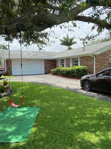 333 Emerson Circle Palm Springs FL 33461