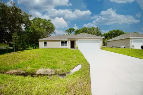 144 S Oak Street Fellsmere FL 32948