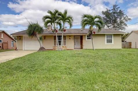 1005 SW Coleman Avenue Port St Lucie FL 34953