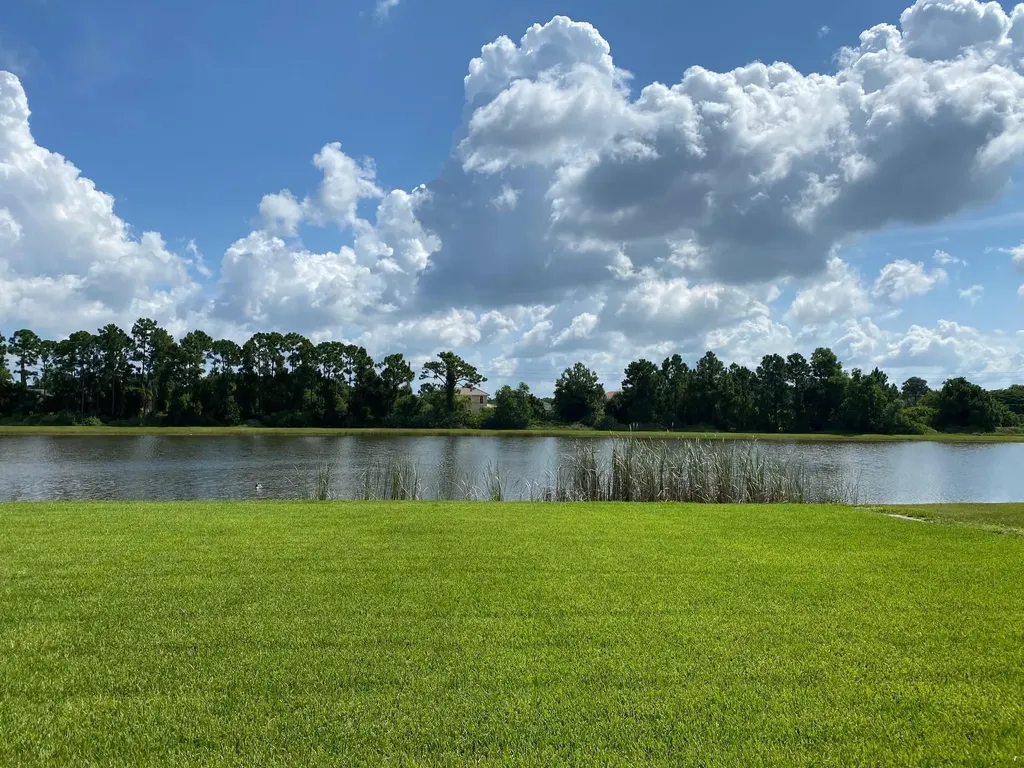 483 SW Vista Lake Drive Port St Lucie FL 34953