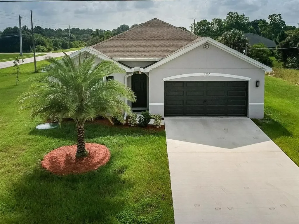 3967 SW Kamsler Street Port St Lucie FL 34953
