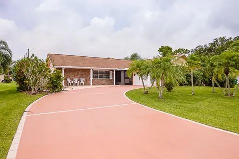 506 SE Sunnybrook Terrace Port St Lucie FL 34983