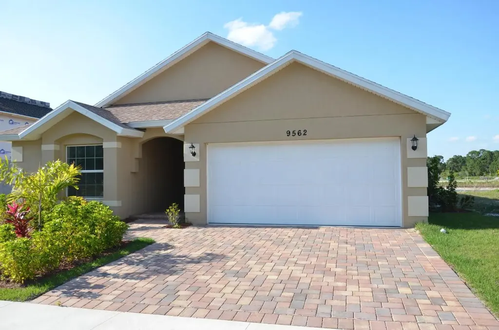 9562 Seaspray Drive Fort Pierce FL 34945