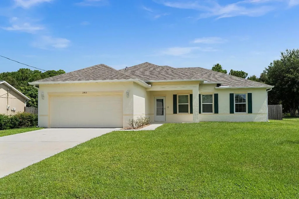 2411 SE Gillette Avenue Port St Lucie FL 34952