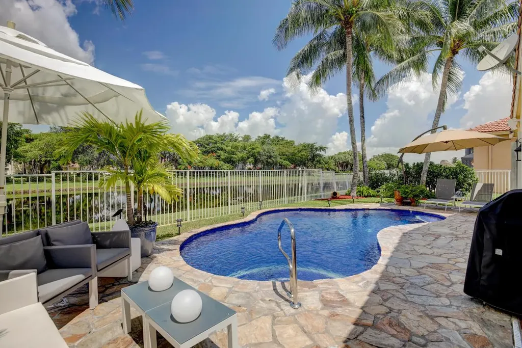 6807 Lake Nona Place Lake Worth FL 33463