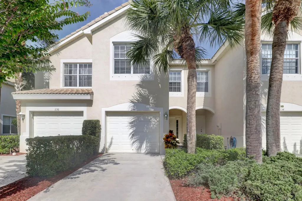 1135 Woodfield Court Greenacres FL 33415