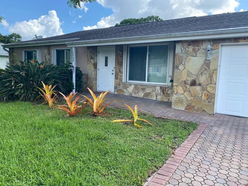 1749 SE Lullaby Terrace Port St Lucie FL 34952