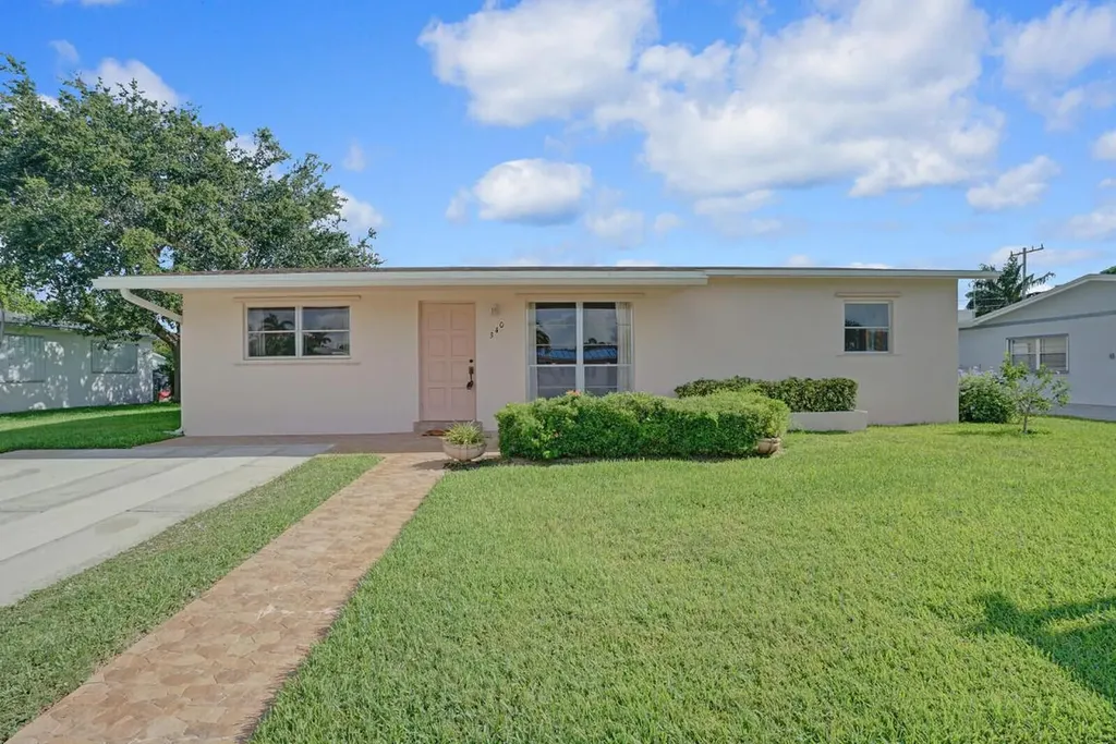 340 Cavalier Road Palm Springs FL 33461