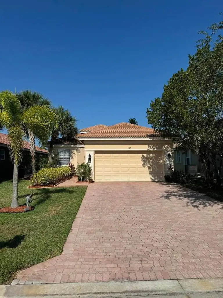 682 NW Stanford Lane Port St Lucie FL 34983
