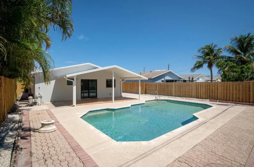 524 NW 53rd Street Boca Raton FL 33487