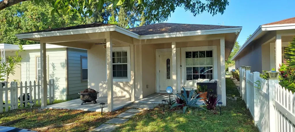 622 N D Street Lake Worth Beach FL 33460