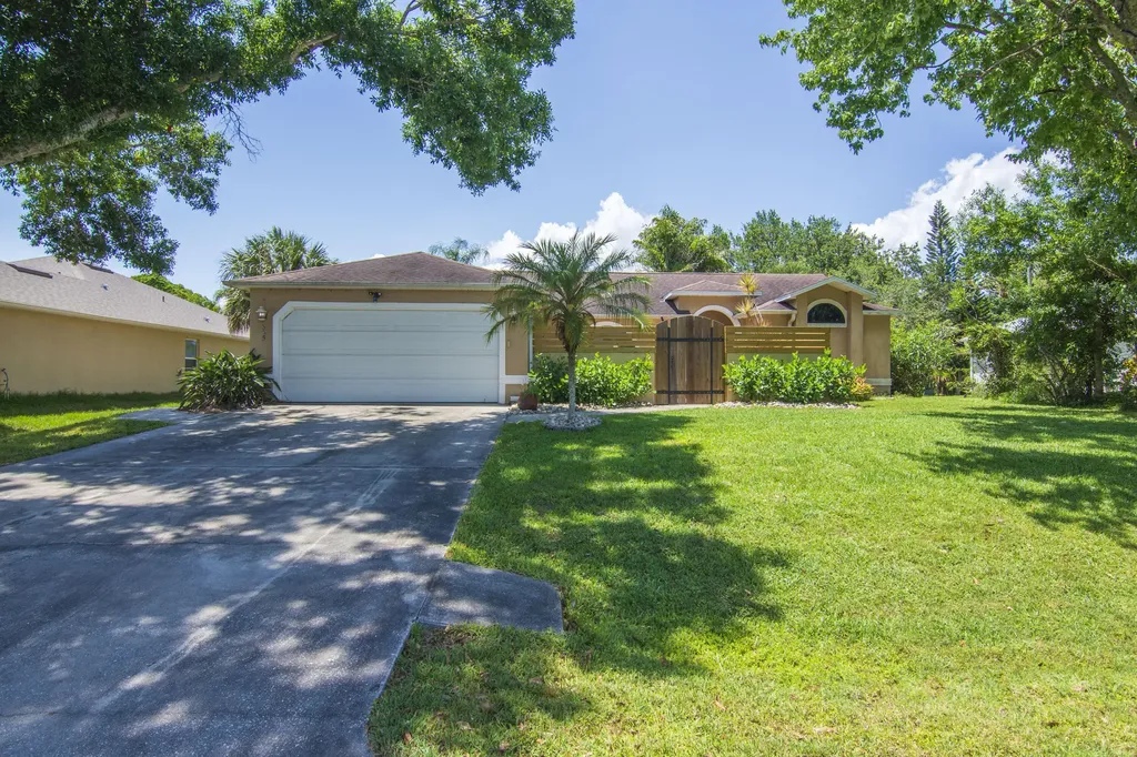 685 Capon Terrace Sebastian FL 32958