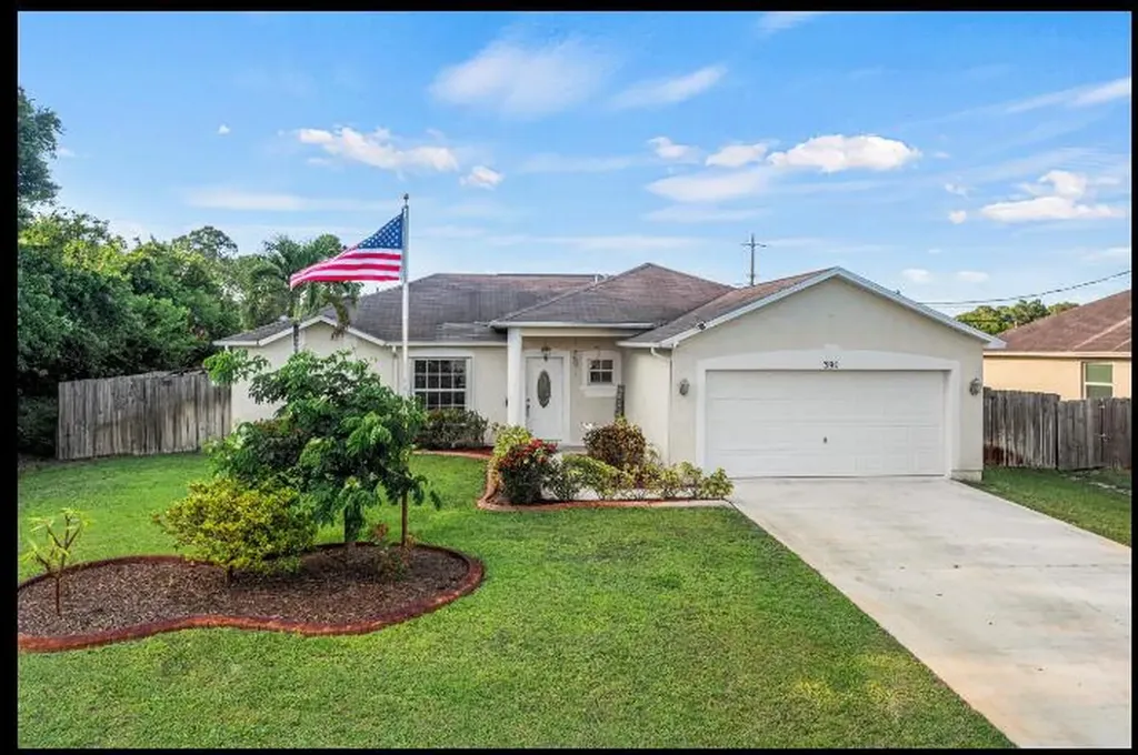 391 SW Lacroix Avenue Port St Lucie FL 34953