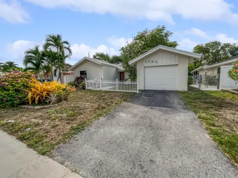 1105 SW 74th Avenue North Lauderdale FL 33068