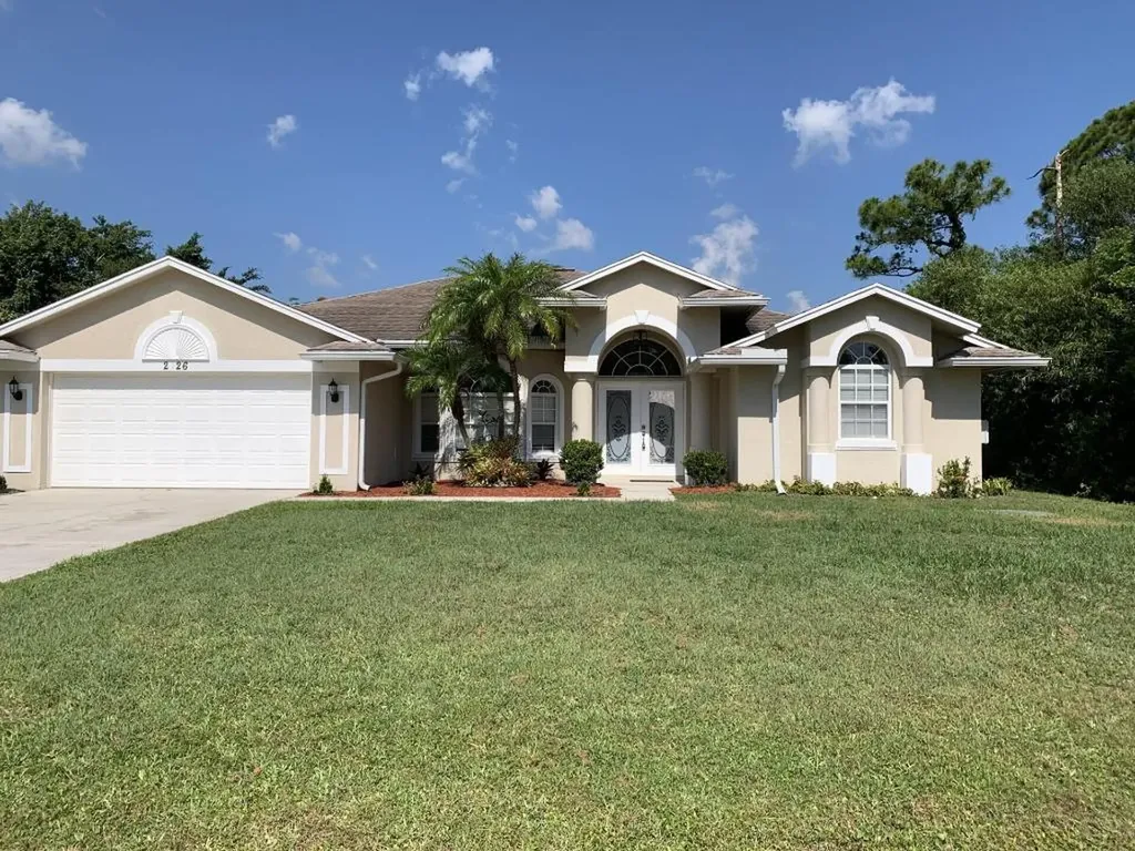 2426 SE Whitehorse Street Port St Lucie FL 34984