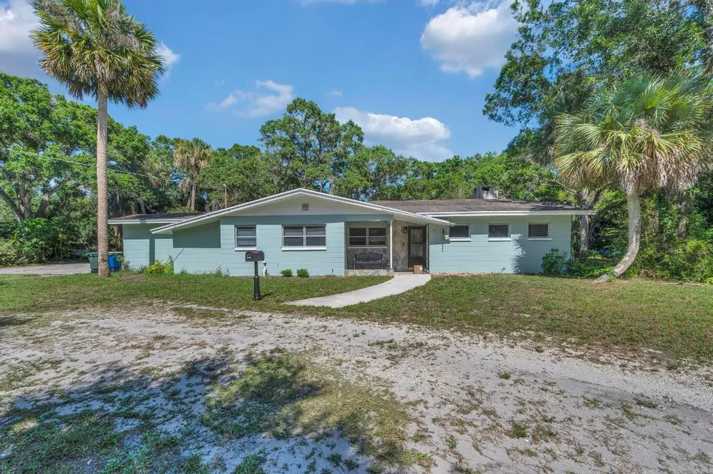 2202 S 31st Street Fort Pierce FL 34947