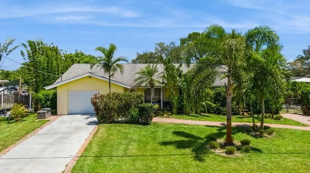528 SW Hidden River Avenue Palm City FL 34990