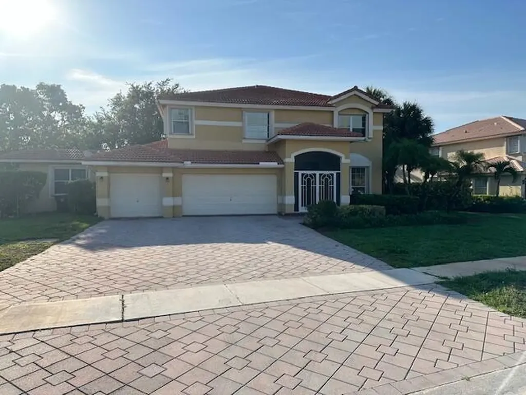 490 Cypress Crossing Wellington FL 33414