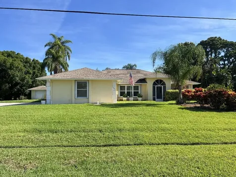 1965 SE Bolton Avenue Port St Lucie FL 34952