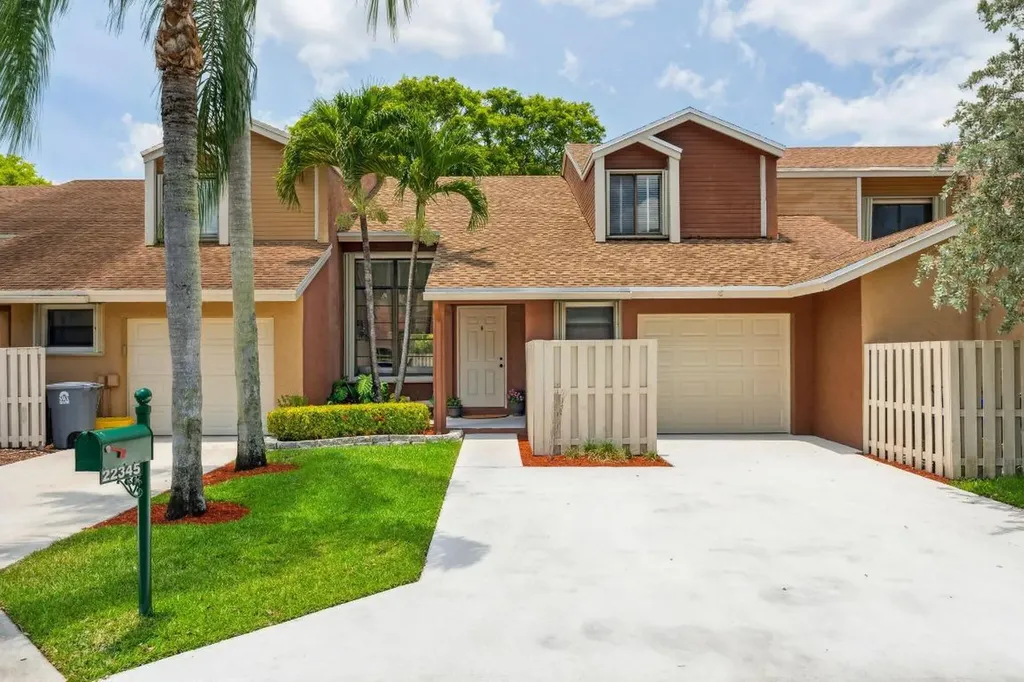 22345 Thousand Pines Lane Boca Raton FL 33428