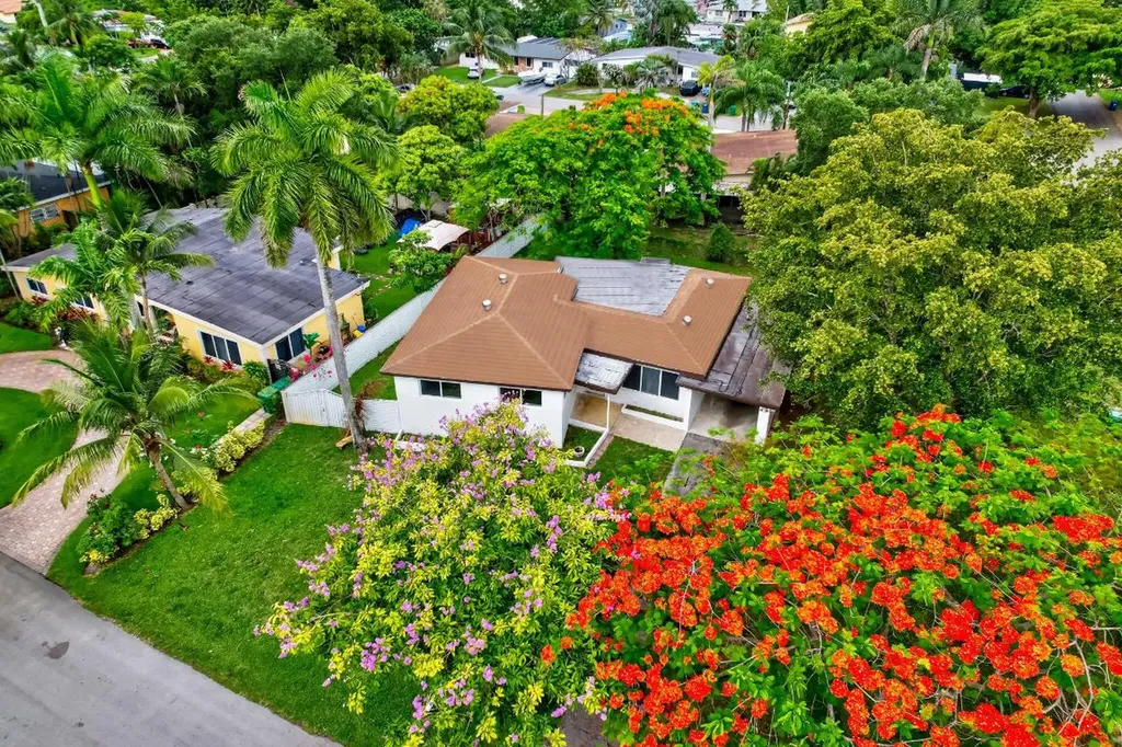 15040 NE 7th Court Miami FL 33161