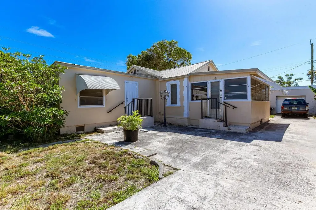 1126 N D Street Lake Worth Beach FL 33460
