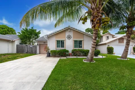 6025 Strawberry Lakes Circle Lake Worth FL 33463