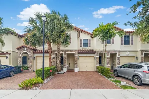 4044 Devenshire Court Coconut Creek FL 33073
