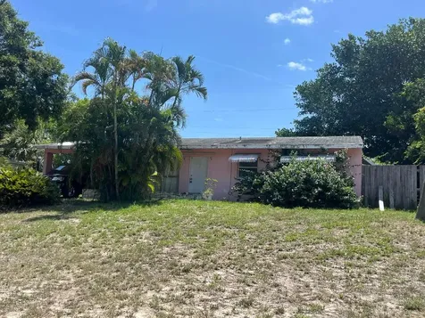 1425 NE Waveland Avenue Jensen Beach FL 34957