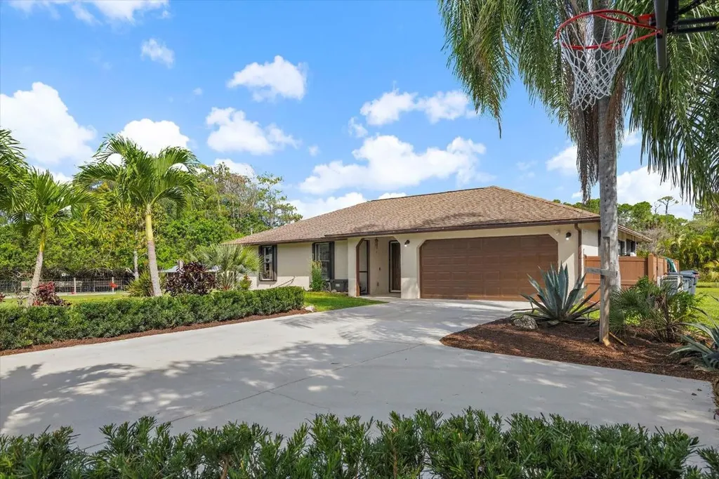 17039 62nd Road N Loxahatchee FL 33470