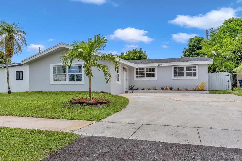 750 Gardenia Drive Royal Palm Beach FL 33411