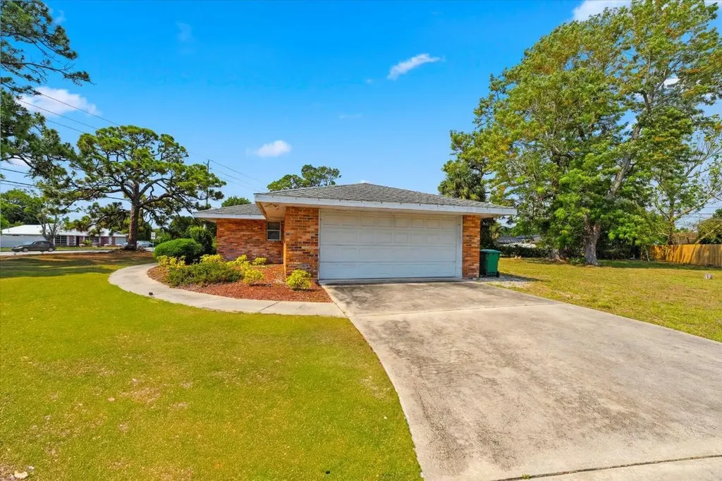101 NE Caprona Avenue Port St Lucie FL 34983