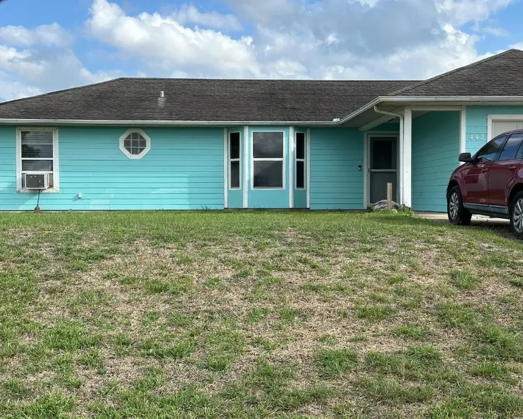442 SW Jeanne Avenue Port St Lucie FL 34953