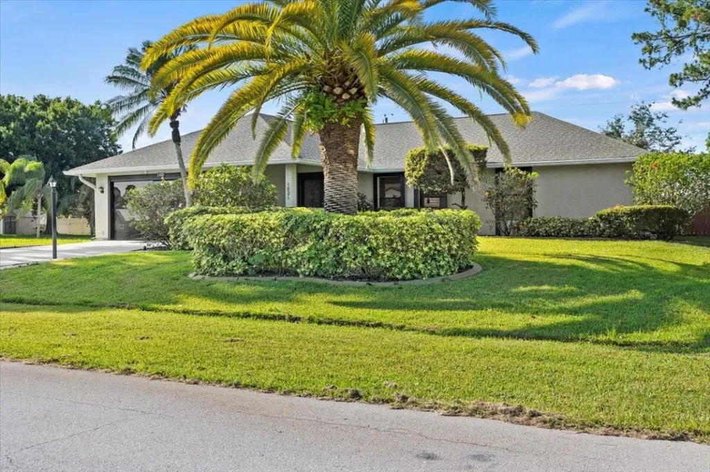 1821 SW Altman Avenue Port St Lucie FL 34953