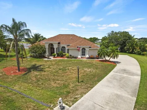 2889 SE Card Court Port St Lucie FL 34984