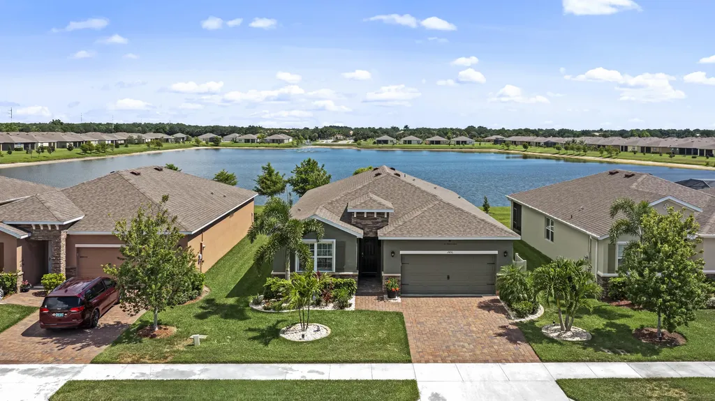 2496 Crowned Eagle Circle SW Vero Beach FL 32962