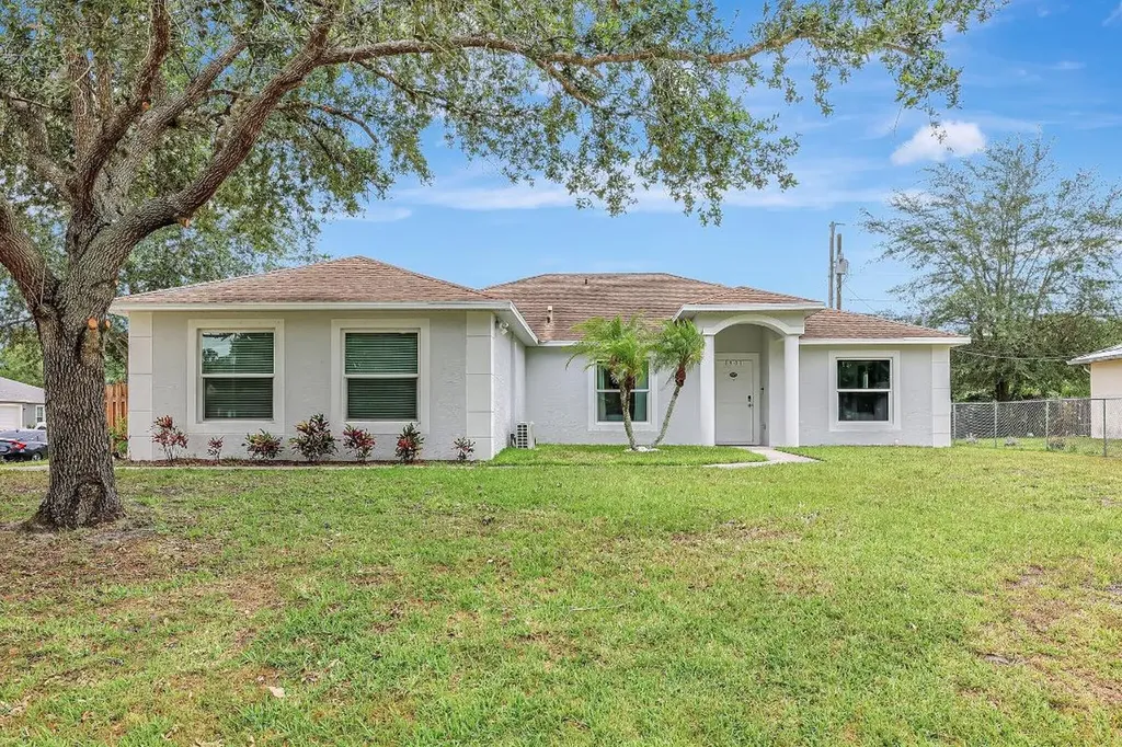 1901 SW Aguero Street Port St Lucie FL 34953