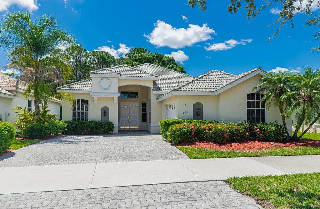 623 SW Lake Charles Circle Port St Lucie FL 34986