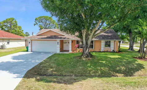 2568 SW Grotto Circle Port St Lucie FL 34953