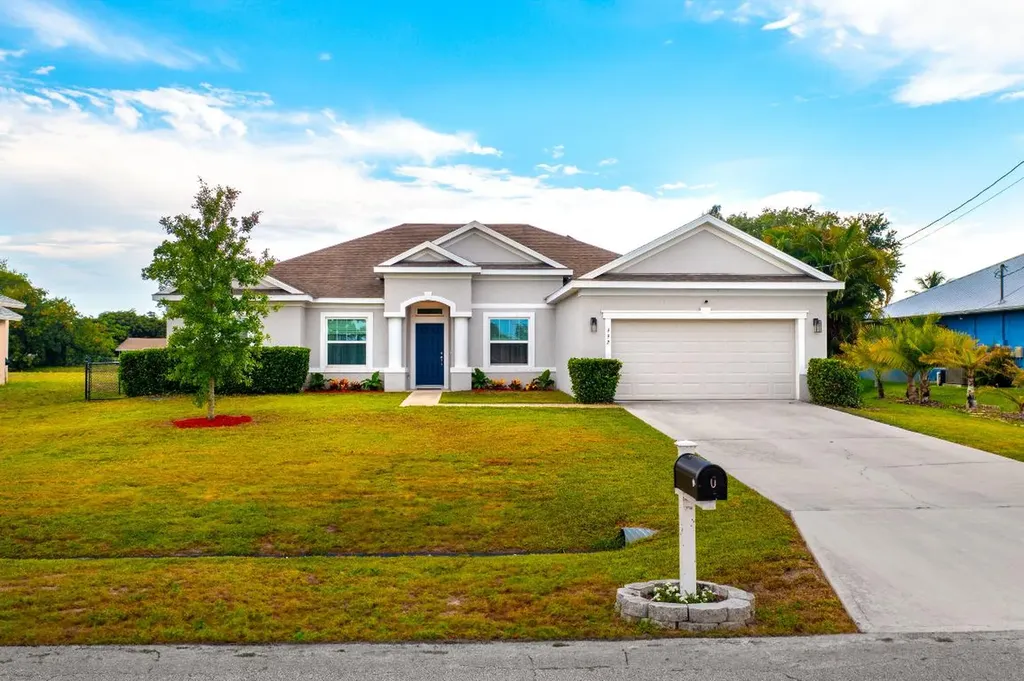 492 SW College Park Road Port St Lucie FL 34953