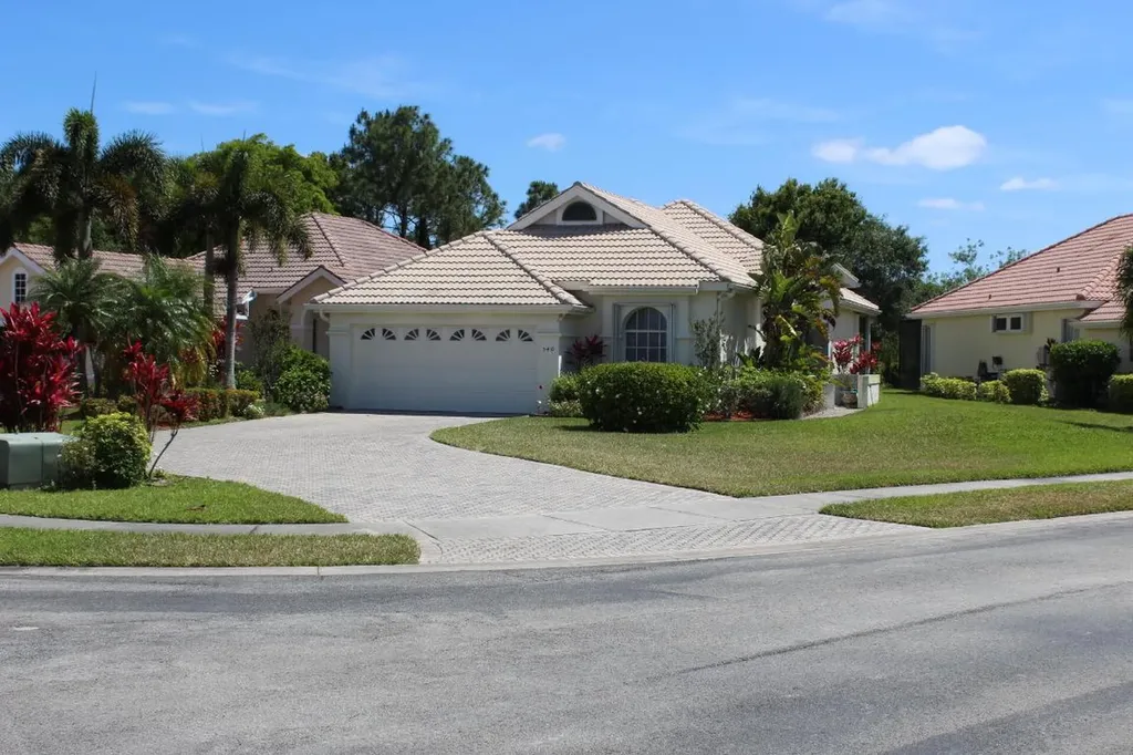 540 SW New Castle Cove Port St Lucie FL 34986