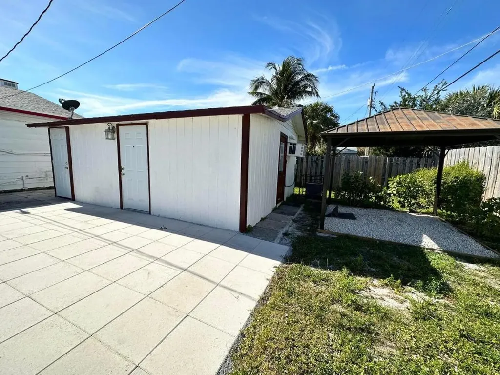 613 54th Street West Palm Beach FL 33407