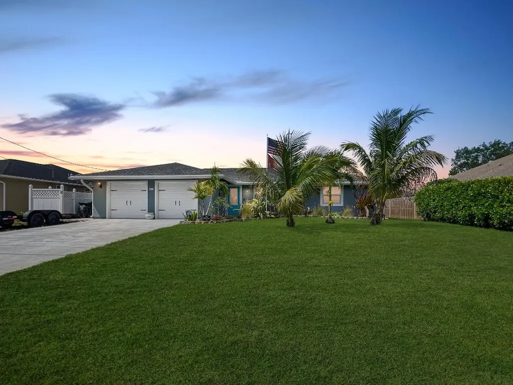 1425 SW Algardi Lane Port St Lucie FL 34953