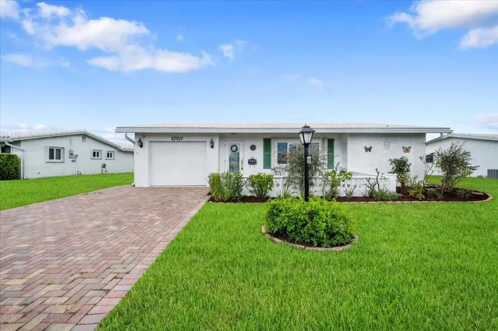 1707 SW 18th Street Boynton Beach FL 33426