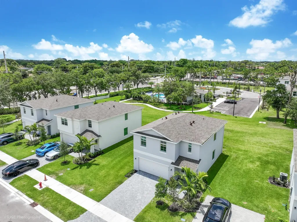4534 Dow Lane Lake Worth FL 33463