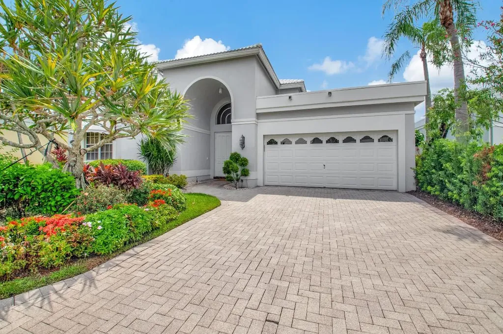 5820 Waterford Boca Raton FL 33496