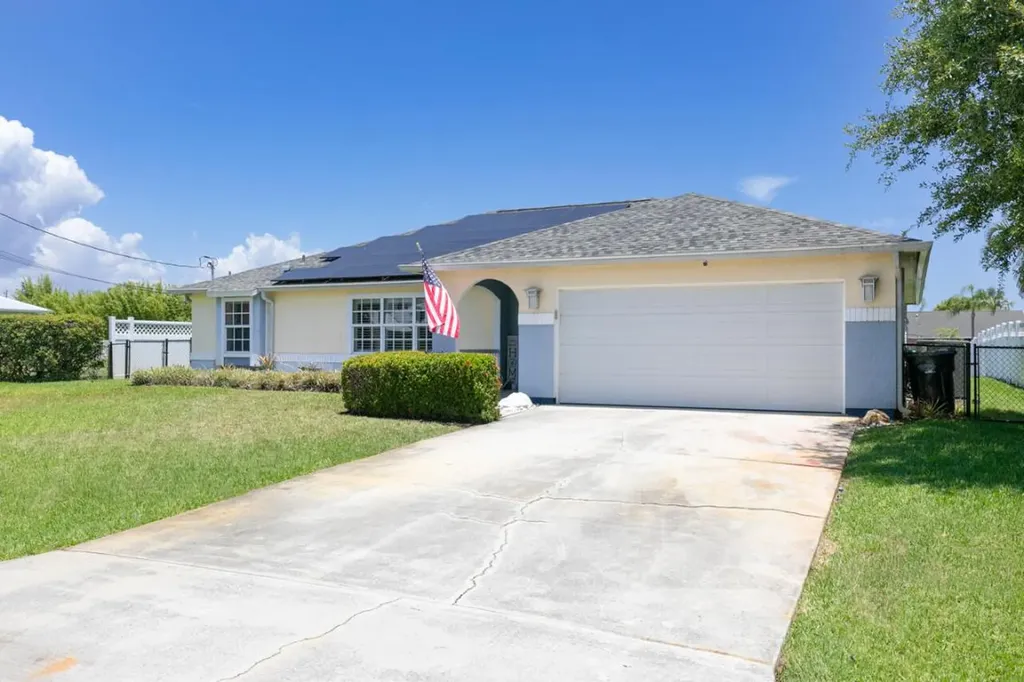 1617 SE North Blackwell Drive Port St Lucie FL 34952