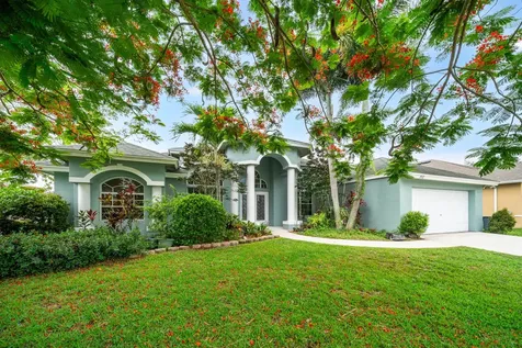 552 SW Tarra Avenue Port St Lucie FL 34953