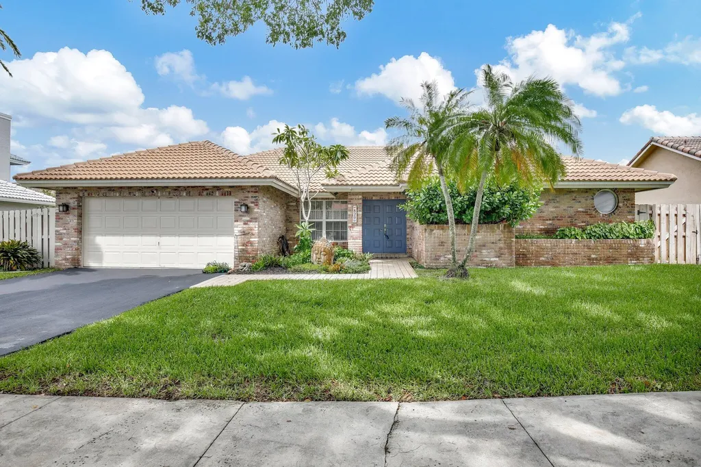 820 Somerset Avenue Davie FL 33325