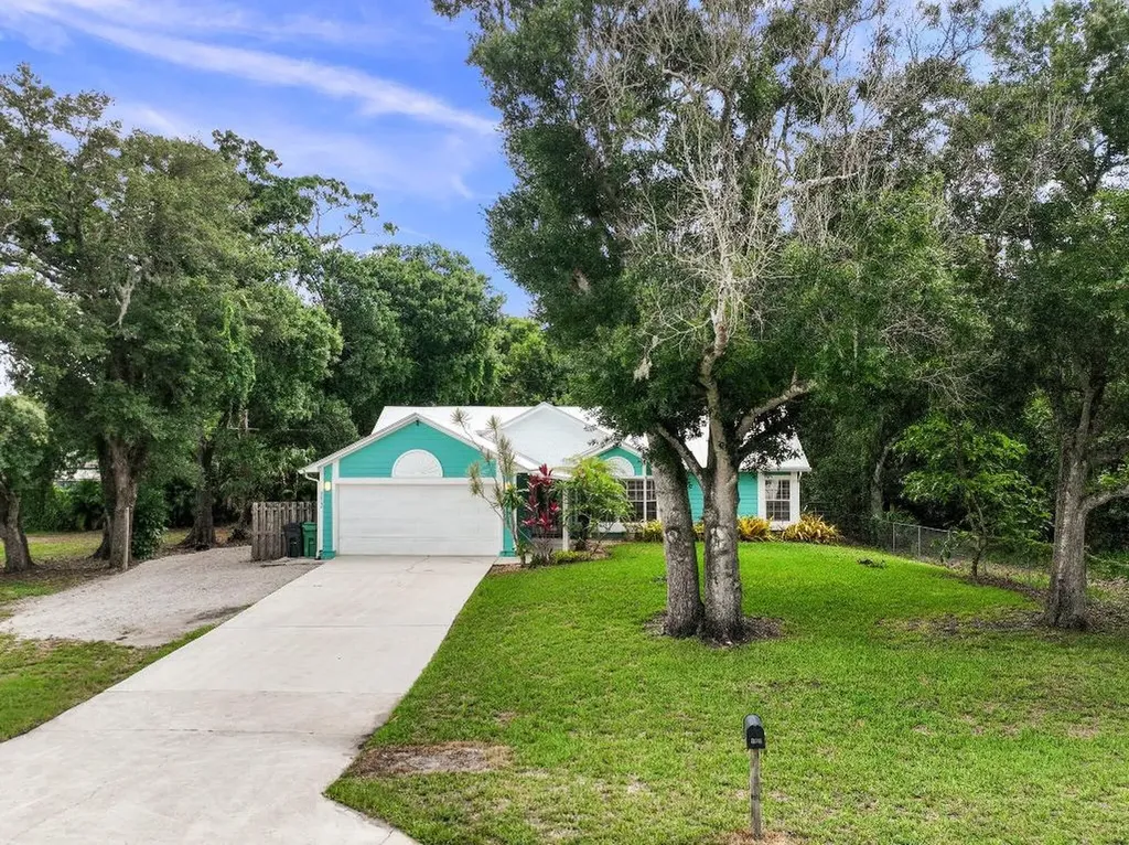8802 Coquina Avenue Fort Pierce FL 34951